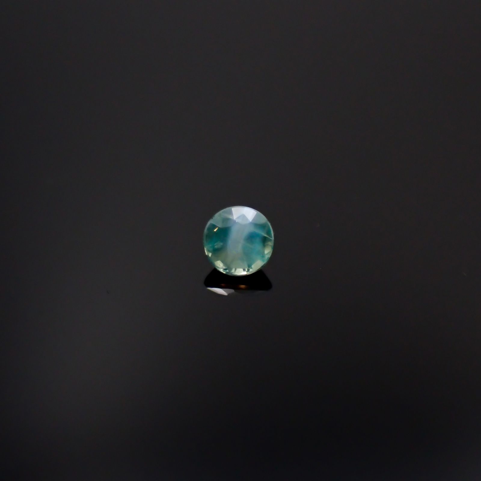 アレキサンドライトキャッツアイ ブラジル産/EmeraldMains社製 0.045ct[240527596]2.1x2.1mm前後