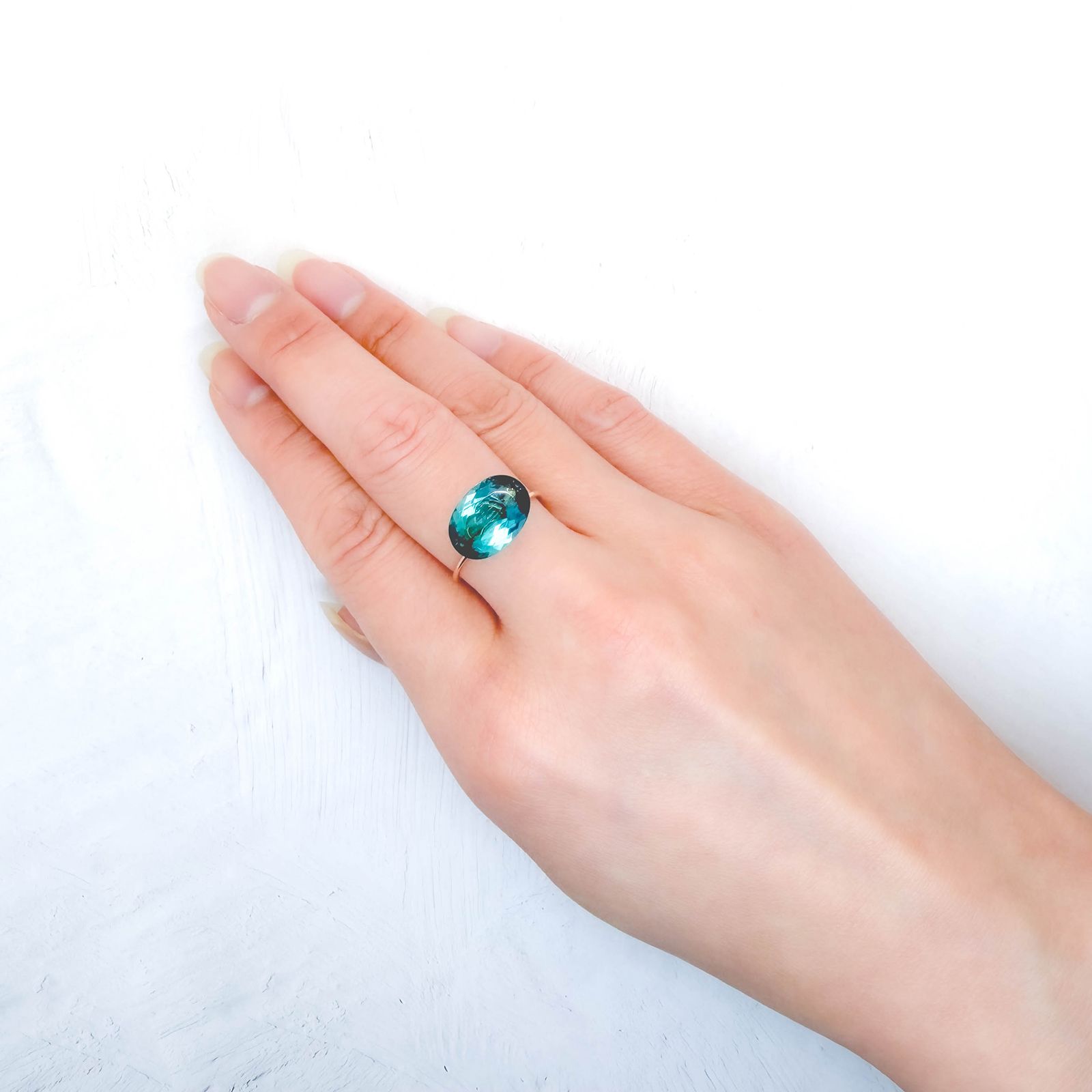 ブルーグリーントルマリン ブラジル産 4.98ct / 13.4x9.4mm前後 [260231783]