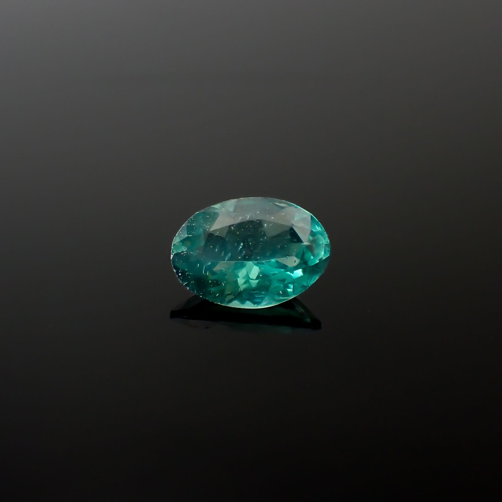 ノーブルモロキサイト マダガスカル産 0.67ct[240326545]7.1x5mm前後