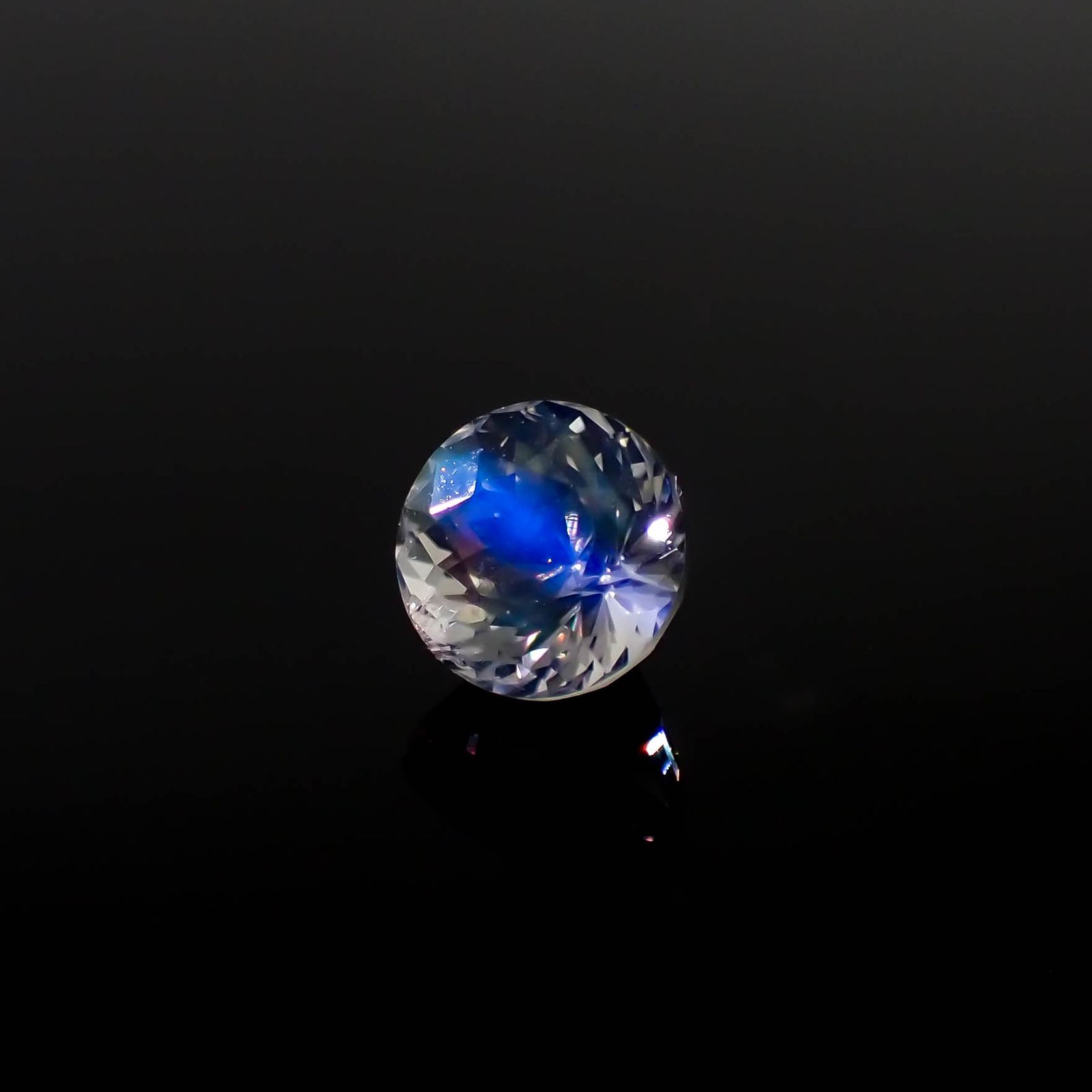 レインボームーンストーン ザンビア産 1.13ct[240326926]6.2x6.2mm前後