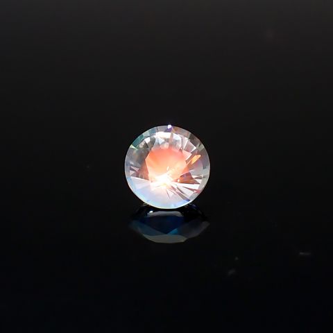 レインボームーンストーン マダガスカル産 0.80ct / 6.2x6.2mm前後 [260632384]
