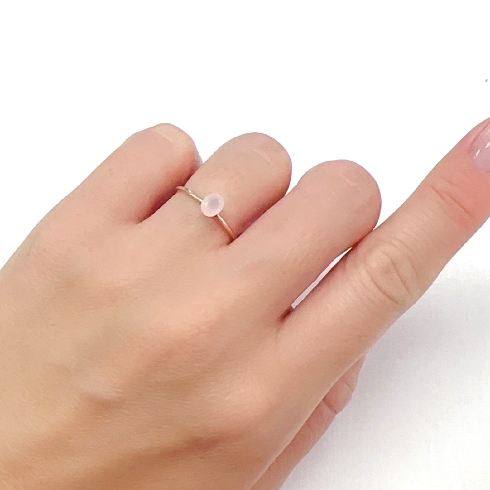 ピンクスミソナイト メキシコ産 0.68ct[240527543]5.2x4.2mm前後