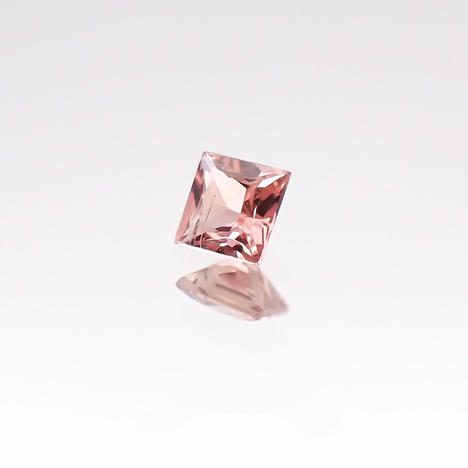 ◇プリンセスカット◇パパラチャサファイア スリランカ産 ルース 0.089ct ソーティング付き[20106946]2.46×2.42mm前後