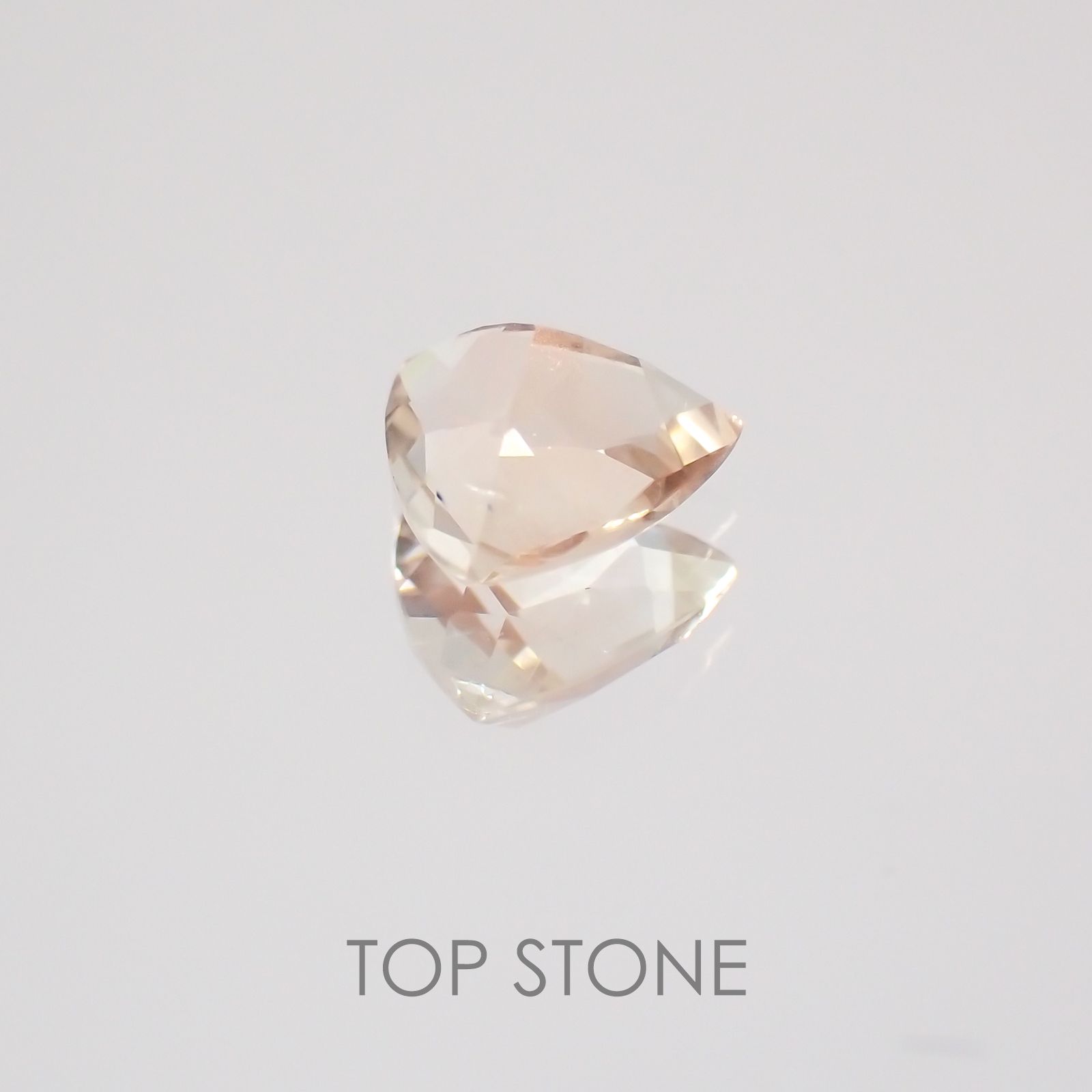 オレゴンサンストーン アメリカ産 ルース 0.38ct[21018890]4.9×4.9mm前後