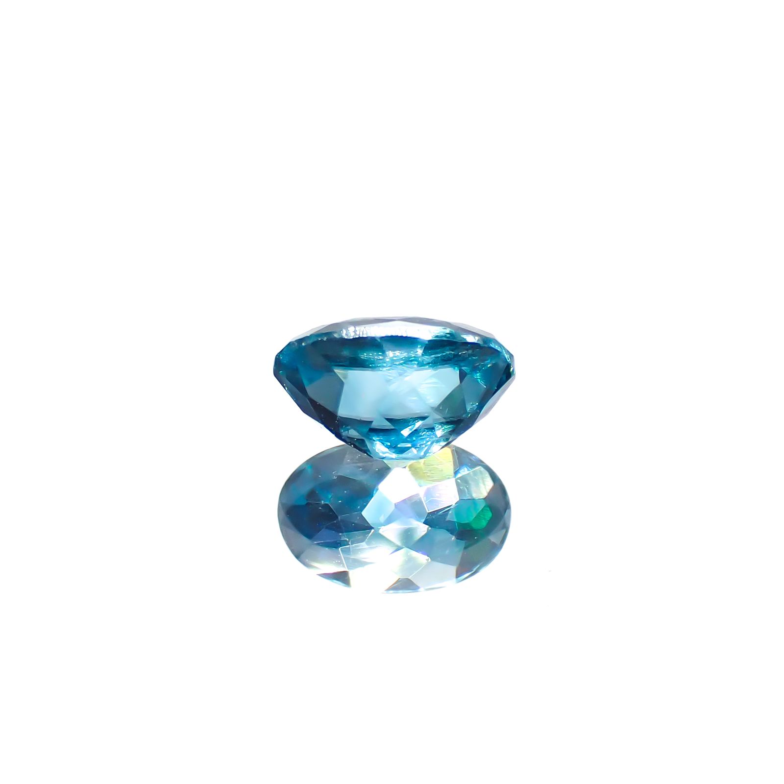 ブルージルコン カンボジア産 0.92ct[240728513]6.3x4.2mm前後