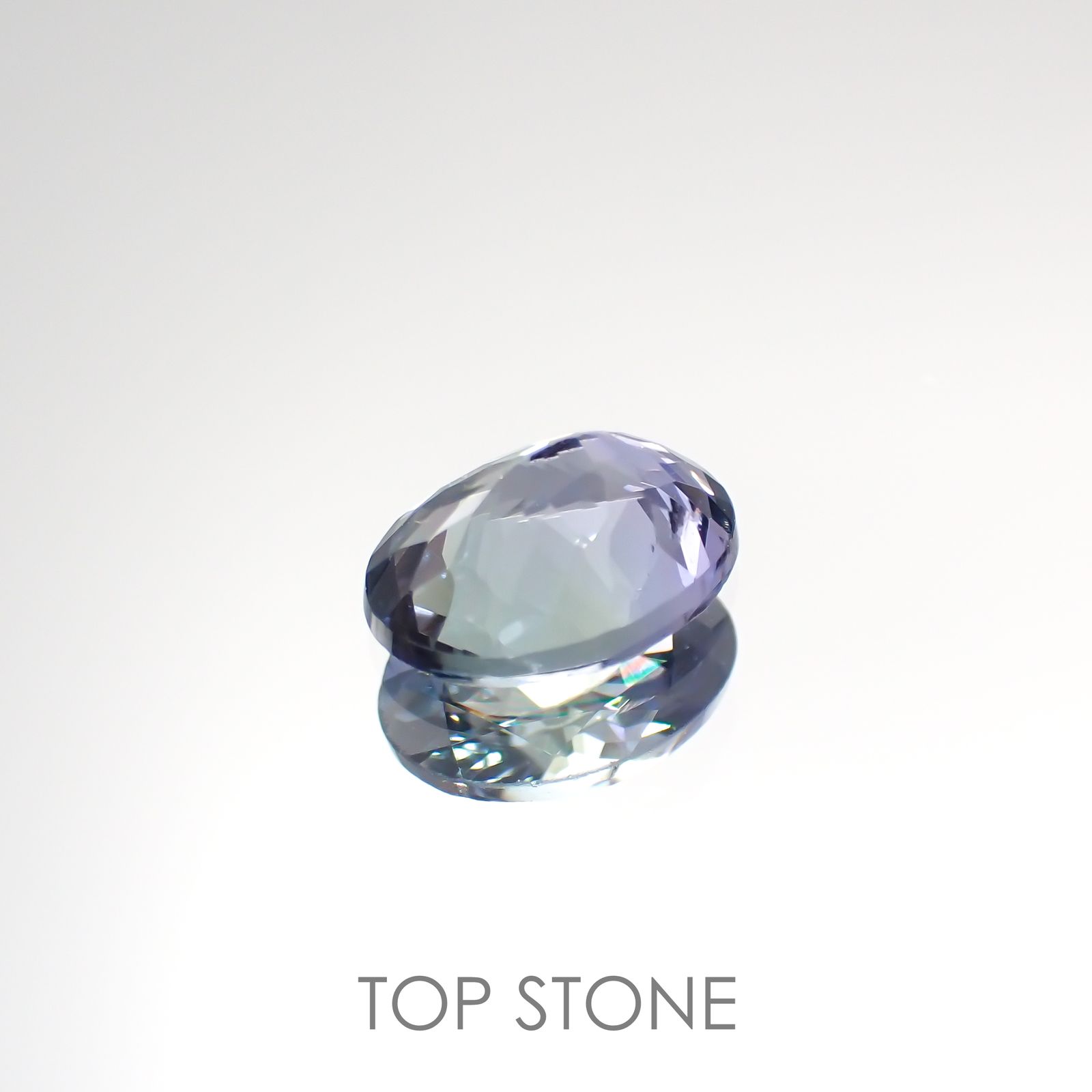 バイカラータンザナイト(ゾイサイト) タンザニア産 ルース 0.87ct[210812650]7.1×5.2mm前後