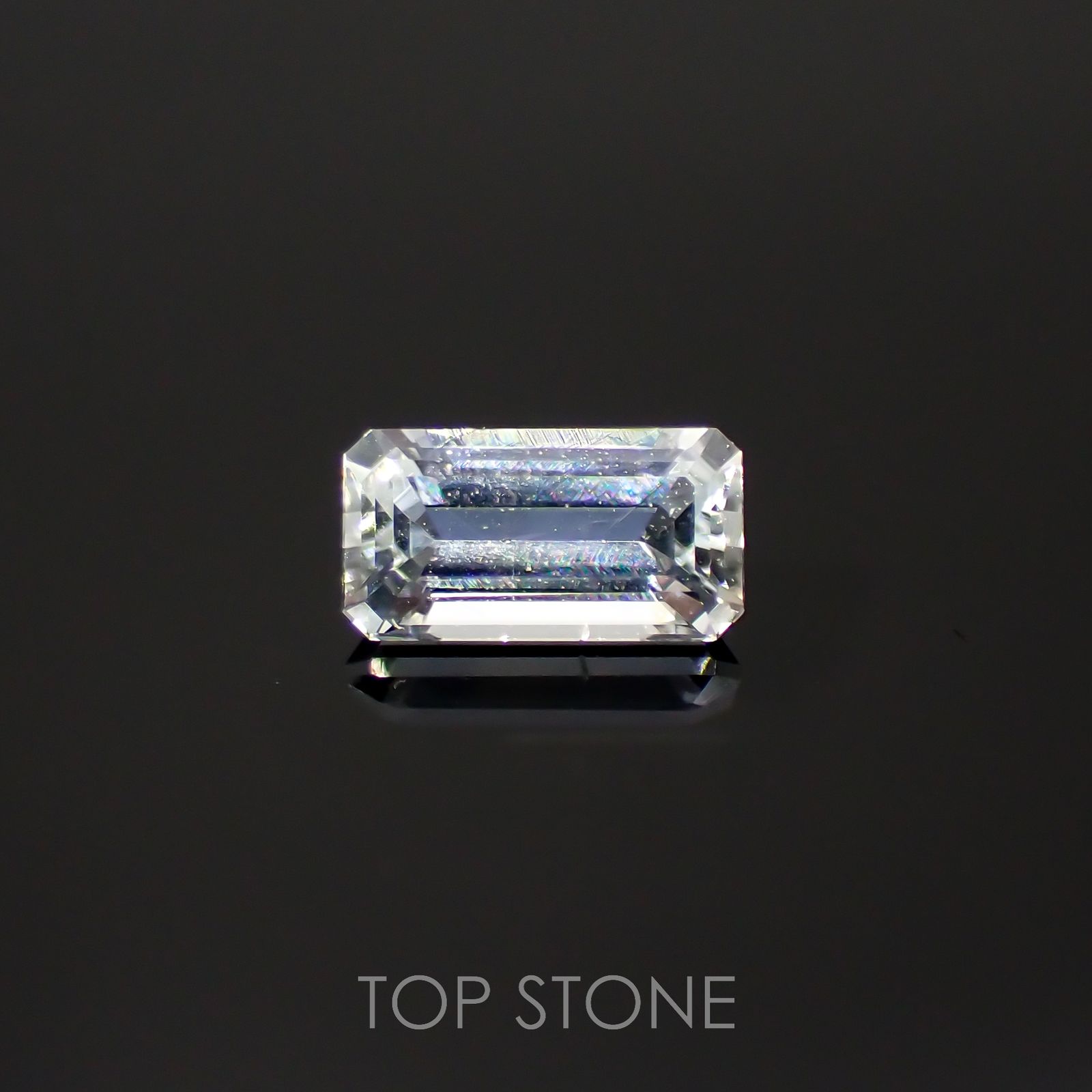 ジェレメジェバイト(宝石名エレメジェバイト)ナミビア産 0.37ct 識別済[220616313]5.7x3mm前後