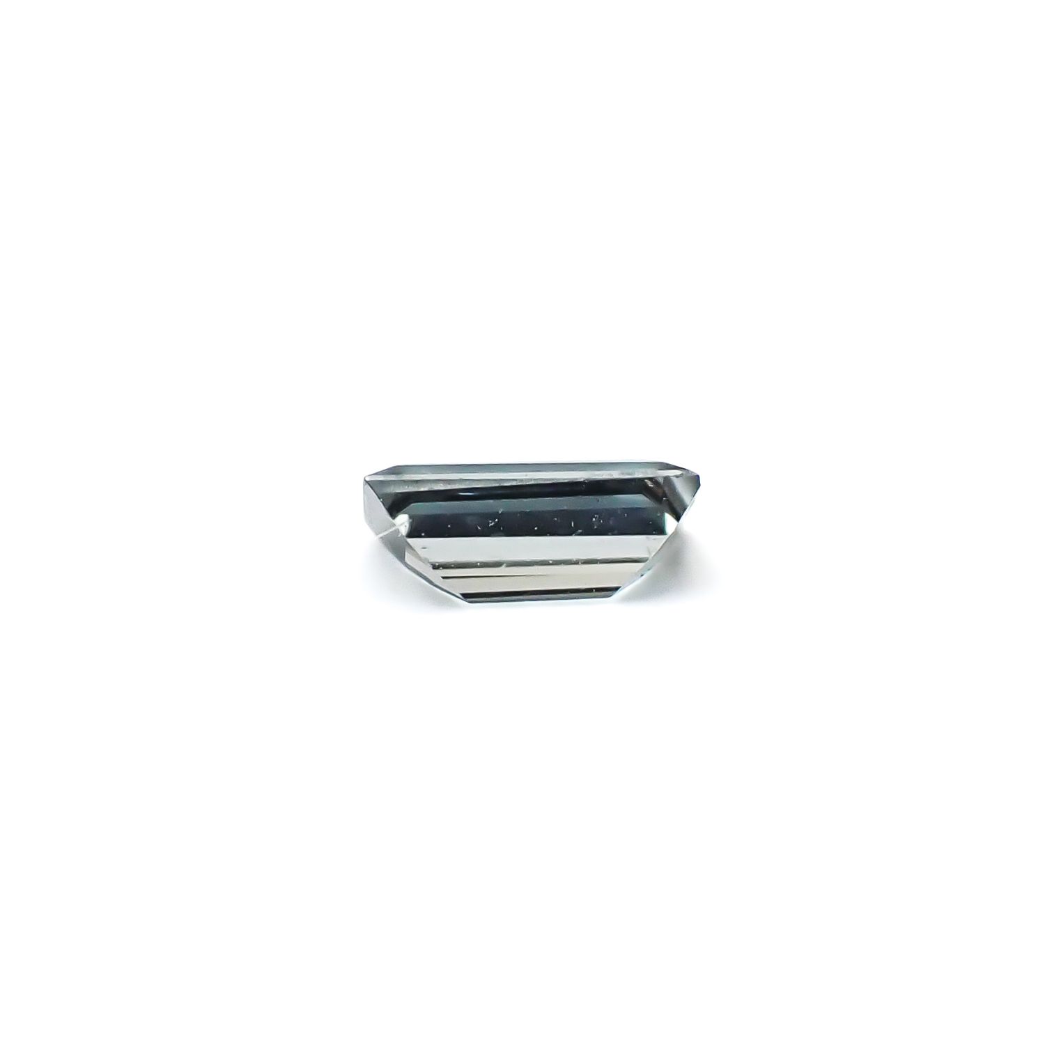 サファリン スリランカ産 0.13ct / 4.1x2.2mm前後 [260432061]