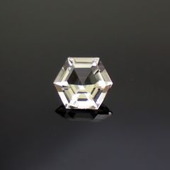 ◇ヘキサゴンカット◇レムリアンシードクリスタル(保証シール付き) ブラジル産 0.69ct[221018281]5.9x5.8mm前後