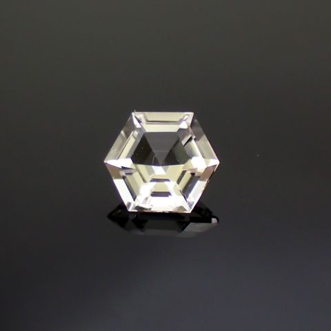◇ヘキサゴンカット◇レムリアンシードクリスタル(保証シール付き) ブラジル産 0.69ct[221018281]5.9x5.8mm前後