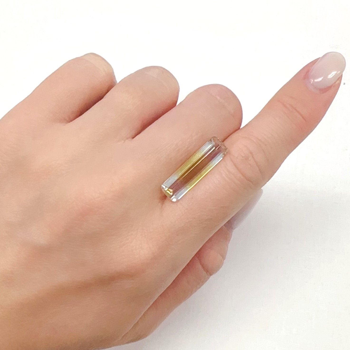 バイカラーシトリン ブラジル・ミナスジェライス州産 5.92ct[240326455]22.8x6.5mm前後