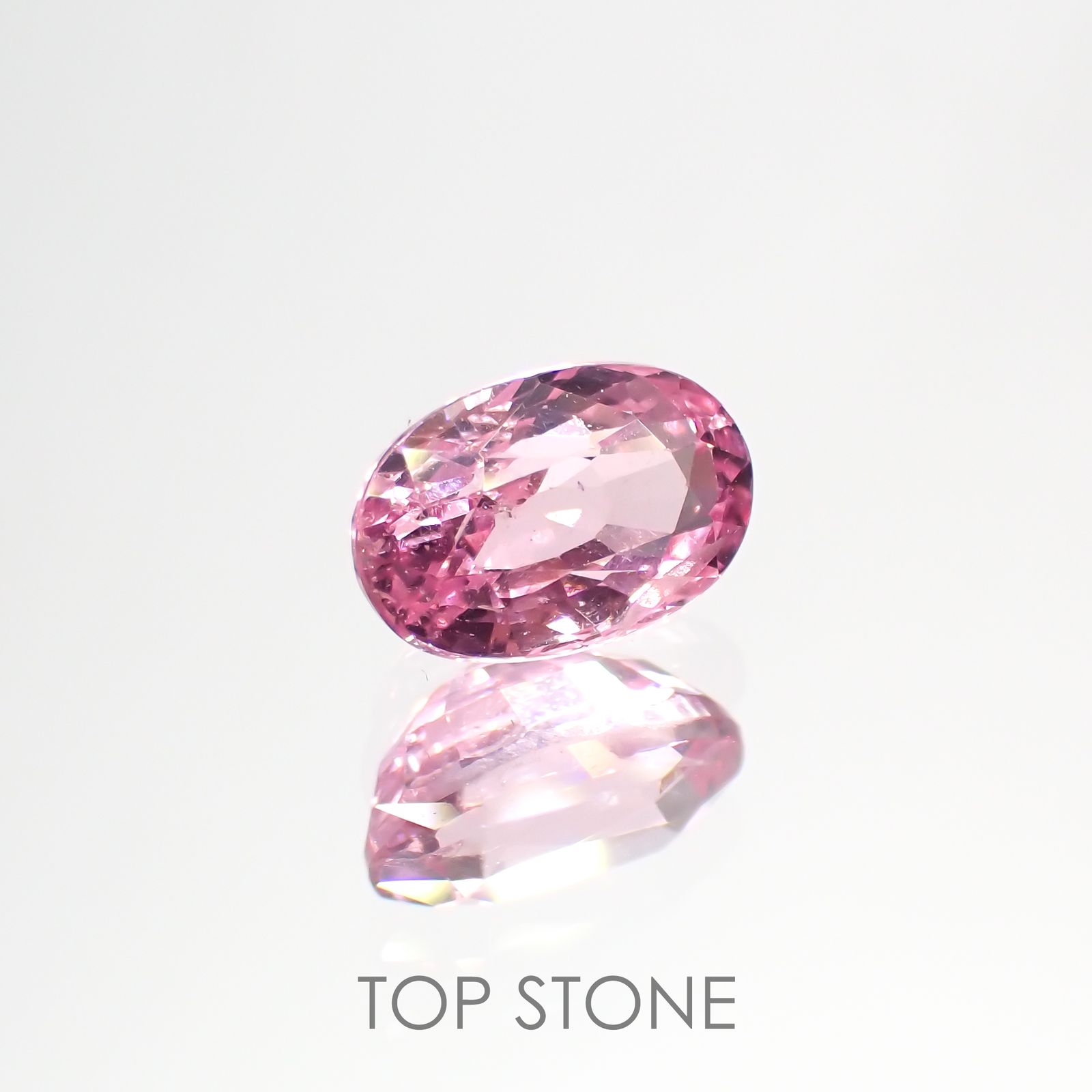 ピンクスピネル(宝石名ピンク・スピネル)タンザニア産 1.185ct ソ付(彩珠)[220817267]7.2x4.7mm前後