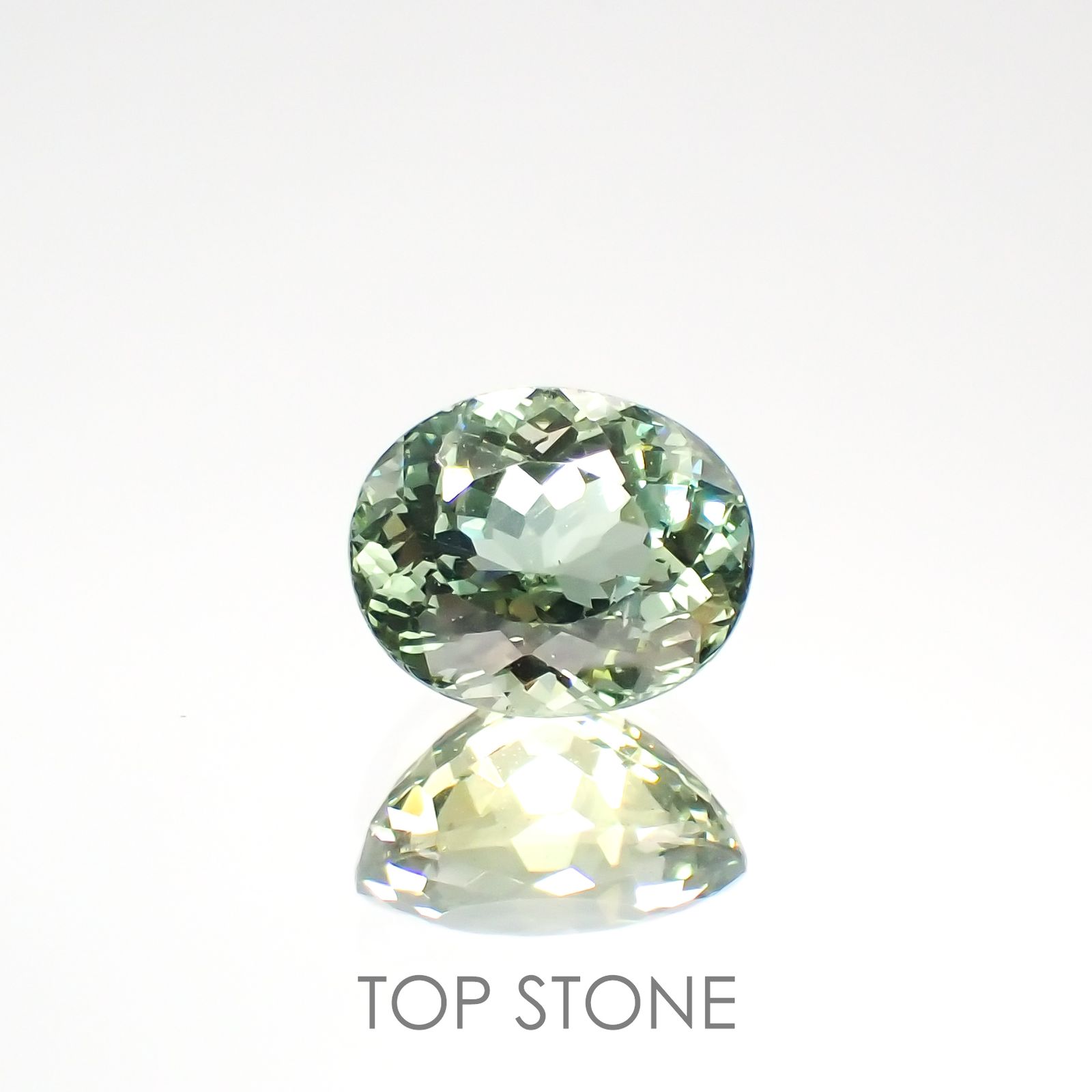 グリーンアパタイト(宝石名アパタイト) マダガスカル産 2.27ct 識別済[211113804]8.6×7.1mm前後