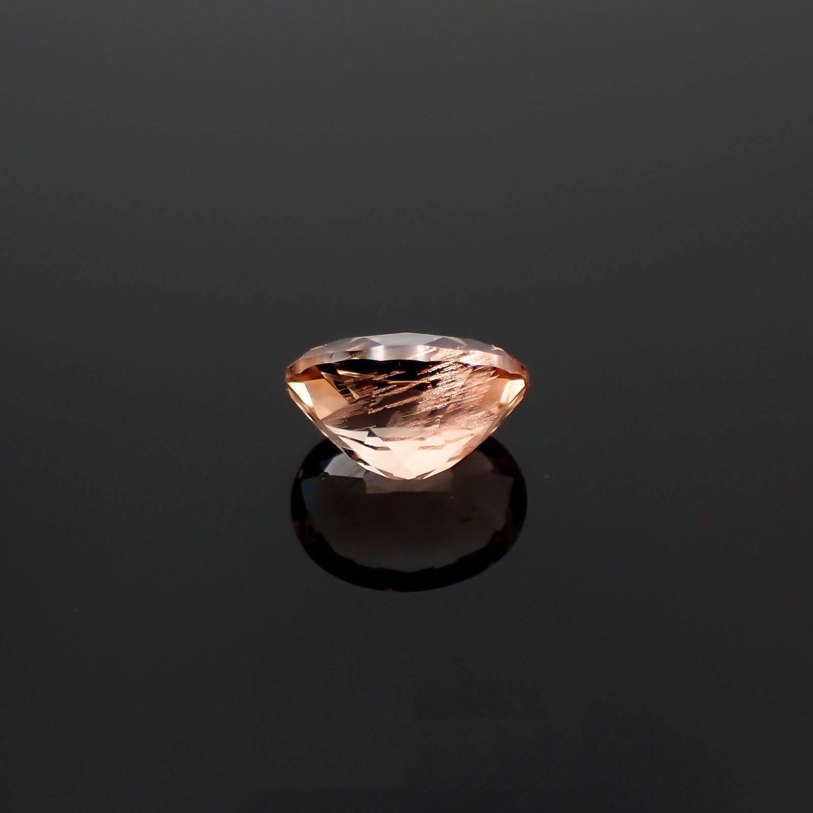 オレゴンサンストーン(宝石名ラブラドライト)アメリカ・オレゴン州産 識別済 1.28ct / 8.1x6.2mm前後 [230120122]