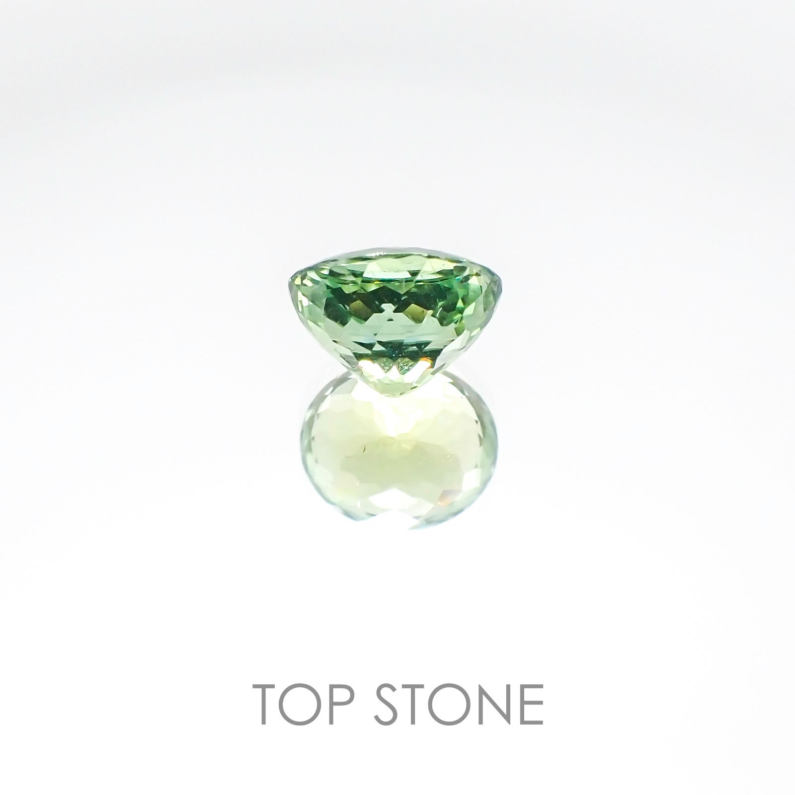 グリーンアパタイト(宝石名アパタイト) マダガスカル産 1.83ct 識別済[20106877]7.8×6.5mm前後