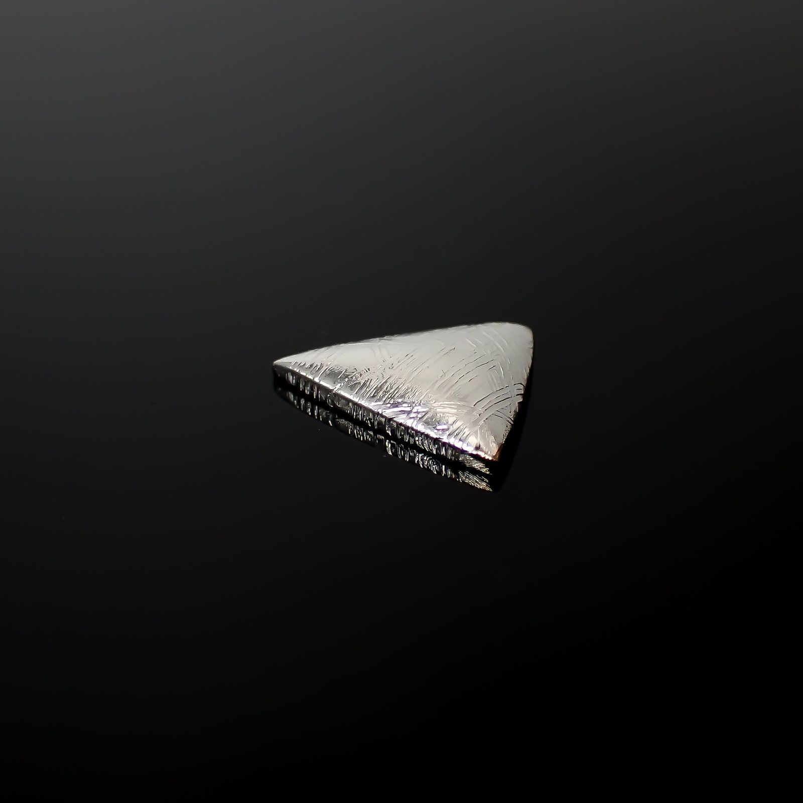 ムオニナルスタ隕石 発見地:スウェーデン 9.96ct[240125796]15x14.3mm前後