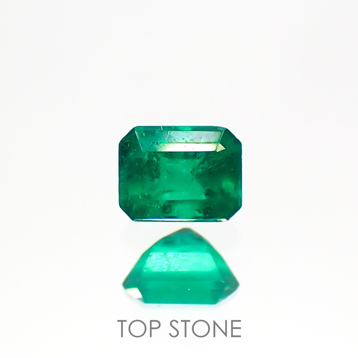 エメラルド(宝石名エメラルド) コロンビア産 0.13ct 識別済[201912839]3.2×2.5mm前後