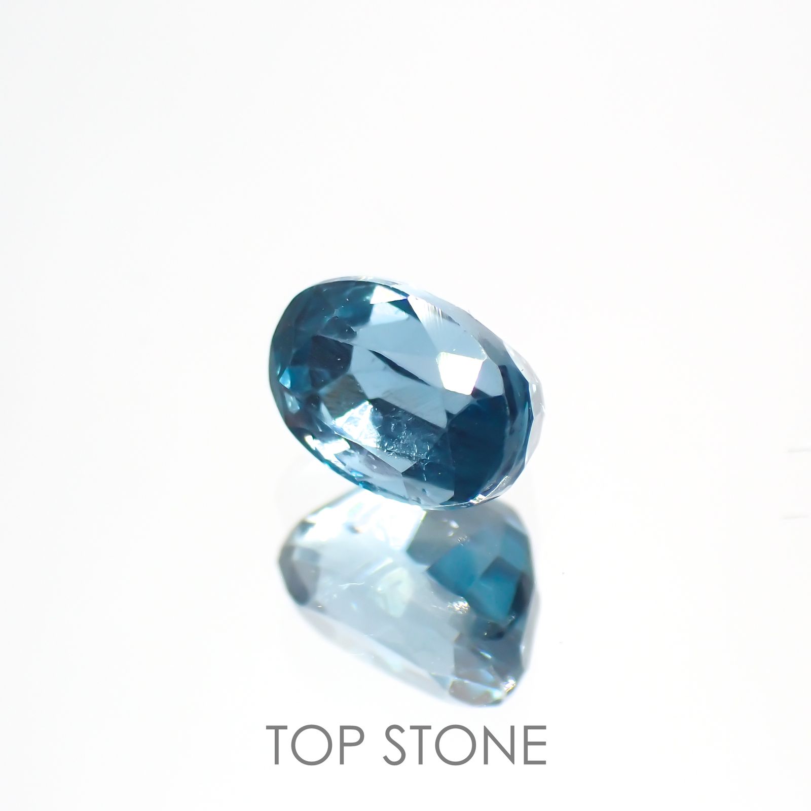 オーシャンブルーカイヤナイト(宝石名カイヤナイト) インド・オリッサ州産 0.91ct 識別済[210812363]5.9×4mm前後