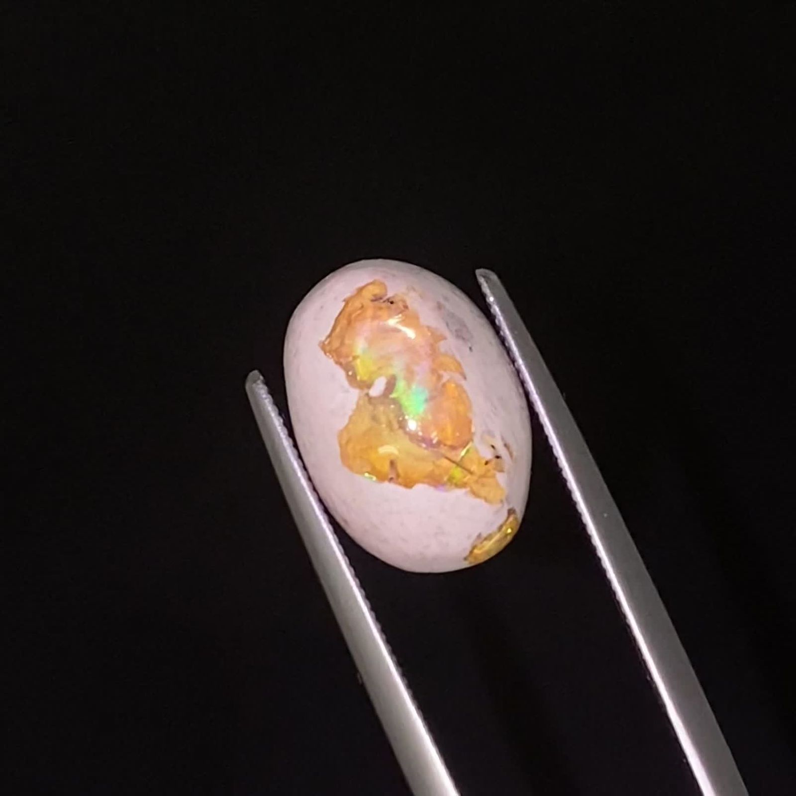 カンテラオパール メキシコ産 4.87ct / 13.5x9.7mm前後 [240125299