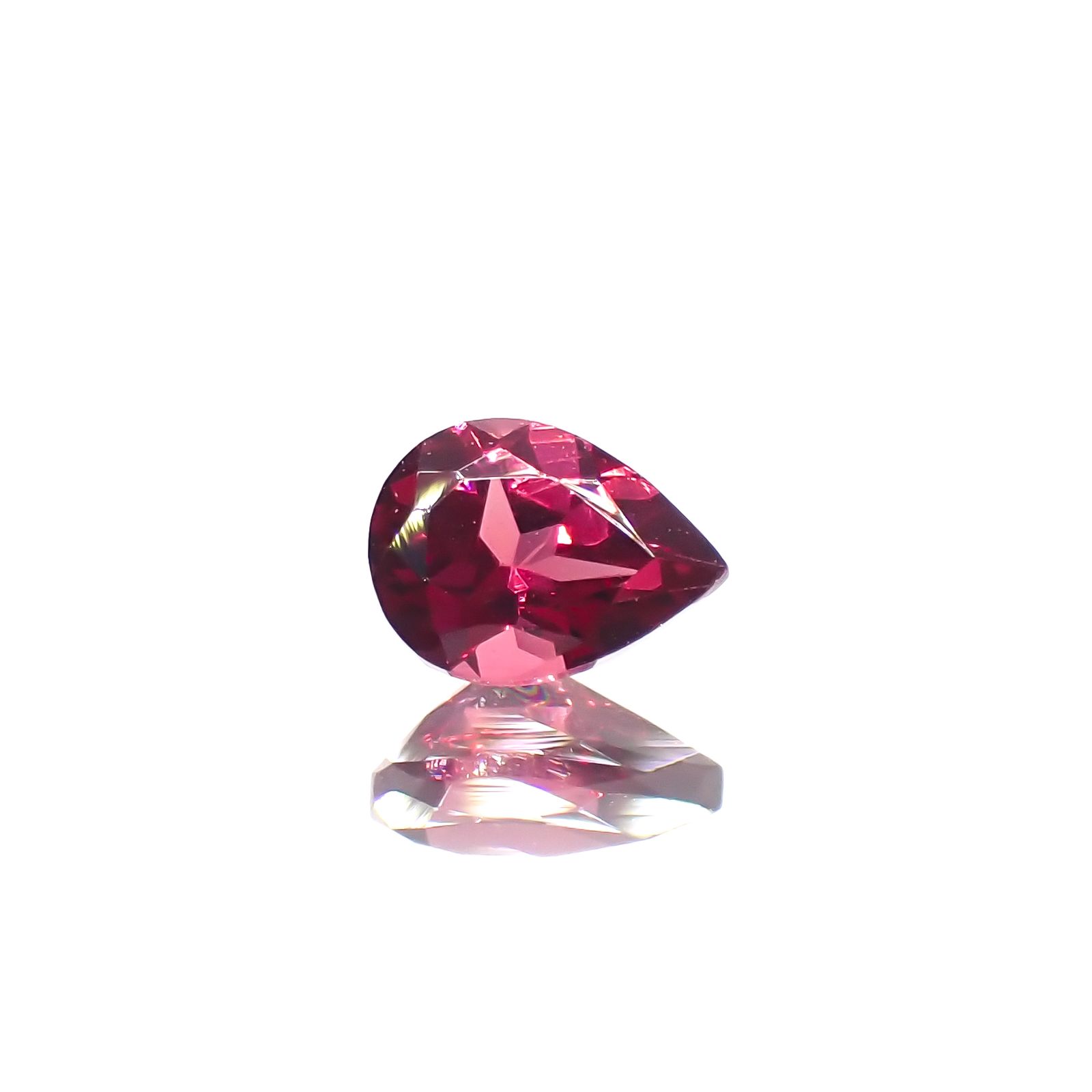 レッドスピネル(宝石名スピネル)タンザニア産 0.21ct 識別済[230522103]4.2x3.1mm前後