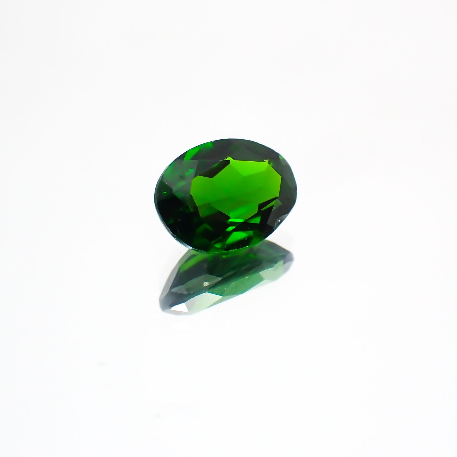 クロムダイオプサイド(宝石名クロム・ダイオプサイド)ロシア産 0.81ct 識別済[231124300]7x5.1mm前後