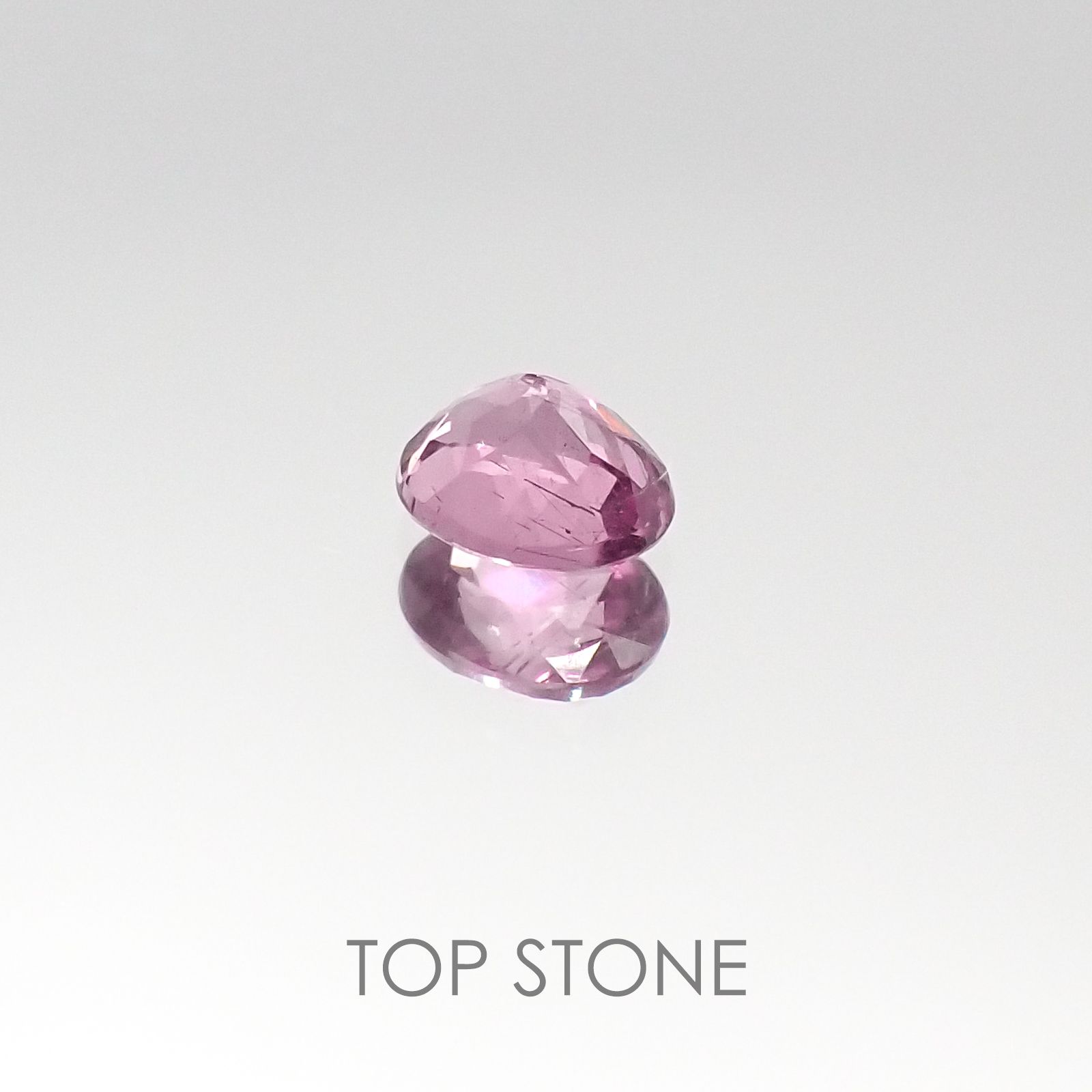 カラーチェンジマラヤガーネット (パイロープ/スペサタイト) タンザニア産 ルース 0.39ct[20095132]4.6×3.7mm前後