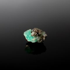 エメラルド 原石 コロンビア産 11.68ct[240427247]14.8x12.5mm前後