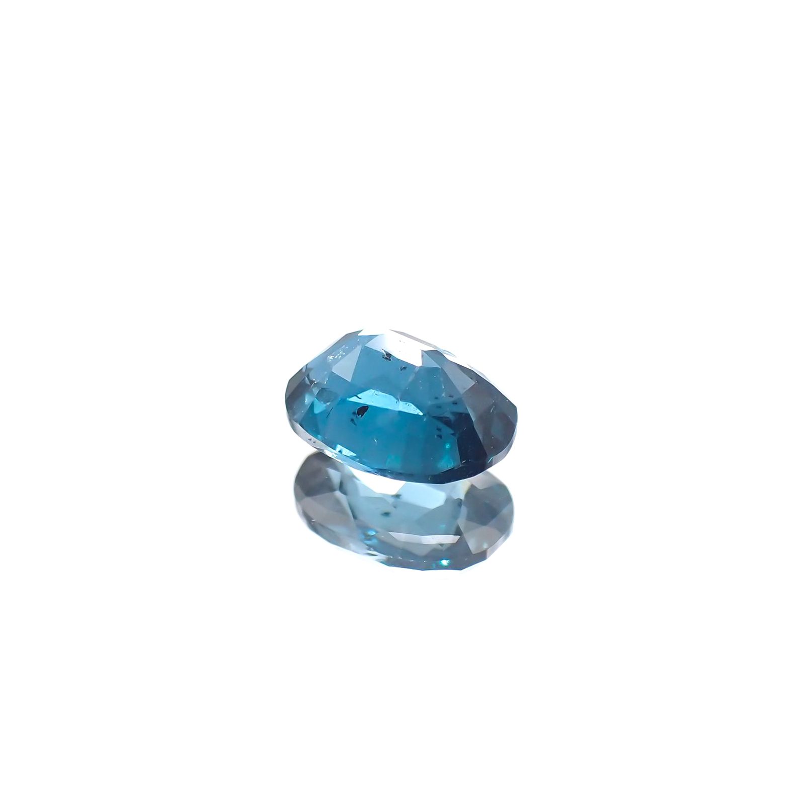 オーシャンブルーカイヤナイト(宝石名カイヤナイト) インド・オリッサ州産 2.40ct 識別済[210912369]9.1×6.7mm前後