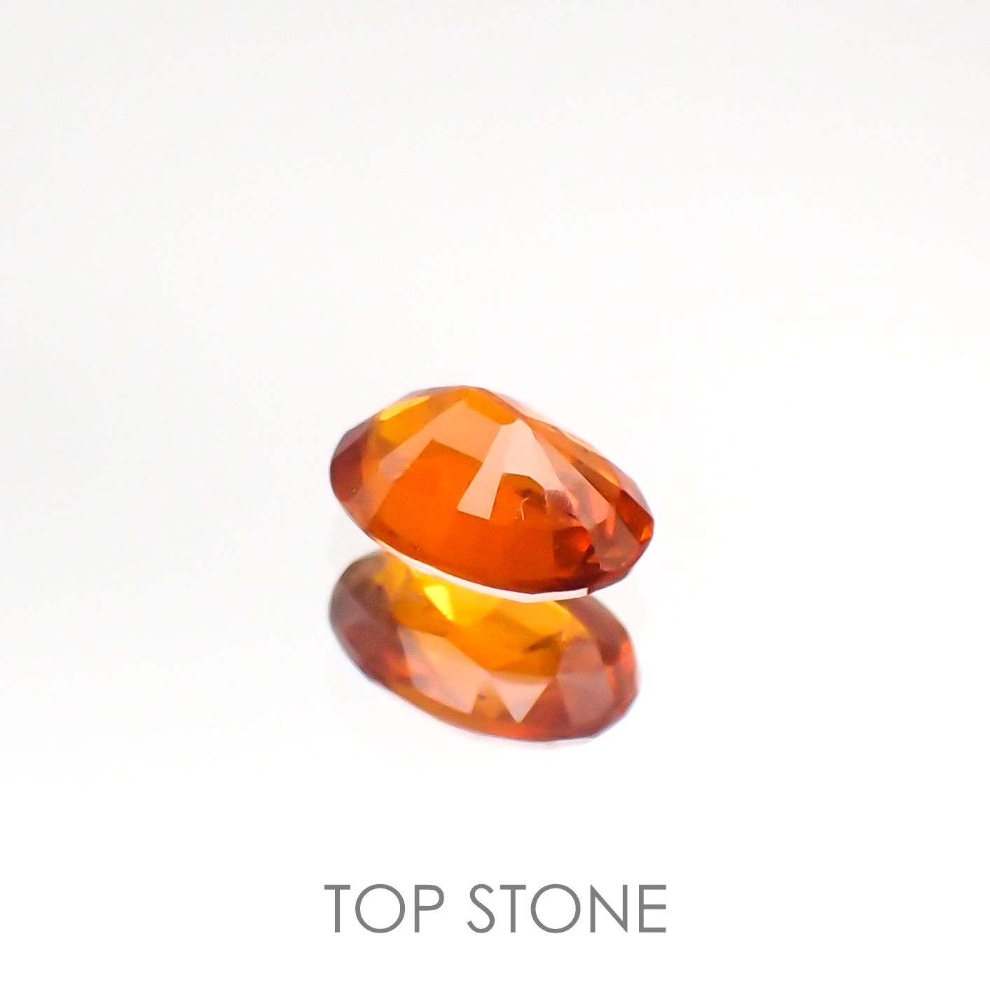 オレンジカイヤナイト(宝石名カイヤナイト) タンザニア産 0.87ct 識別済[210812449]6.9×4.9mm前後