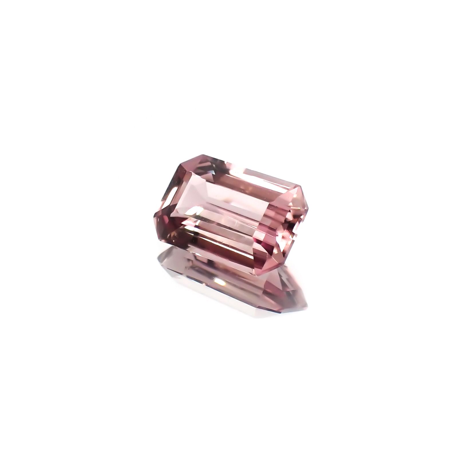 カラーシフト ピンクダイアスポア(宝石名ダイアスポア)アフガニスタン産 1.291ct ソ付(日独)[231124288]8.1x5.2mm前後
