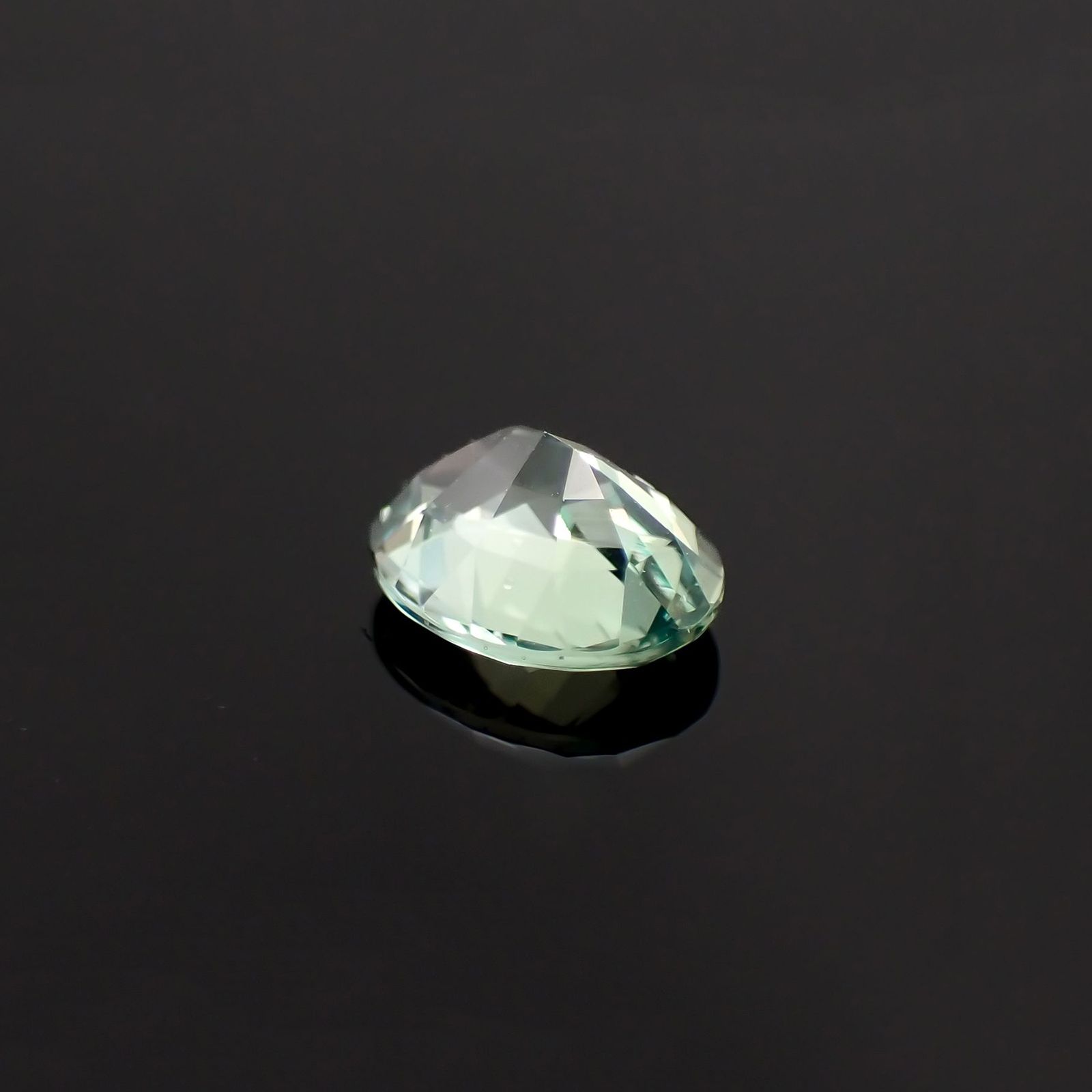 アレキサンドライト(宝石名アレキサンドライト)ブラジル産 GIA鑑付 0.55ct / 5.49x4.47mm前後 [230823162]