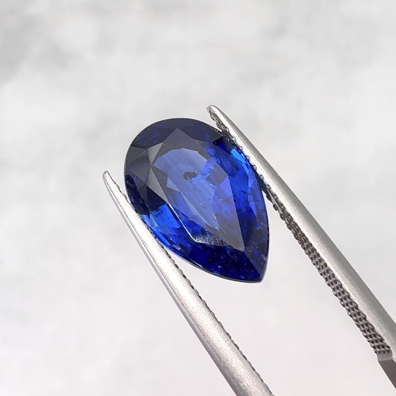 カイヤナイト ネパール産 6.55ct / 13.7x8.6mm前後 [250830965] | TOP
