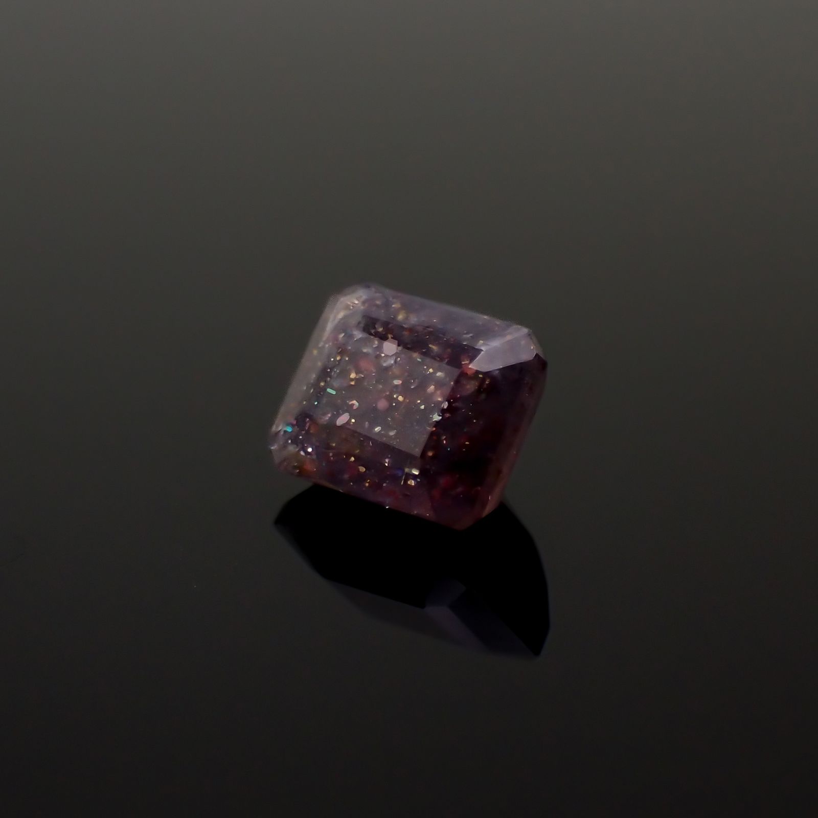 ブラッドショットアイオライト インド産 1.53ct[230923350]7.2x5.9mm前後