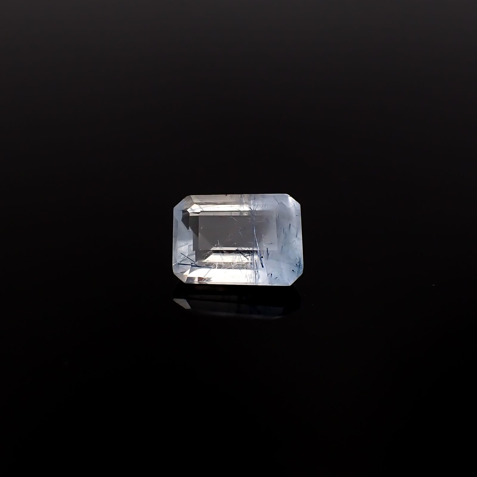 インディゴライトインクォーツ ブラジル産 2.27ct / 9.5x7.1mm前後 [260331836]