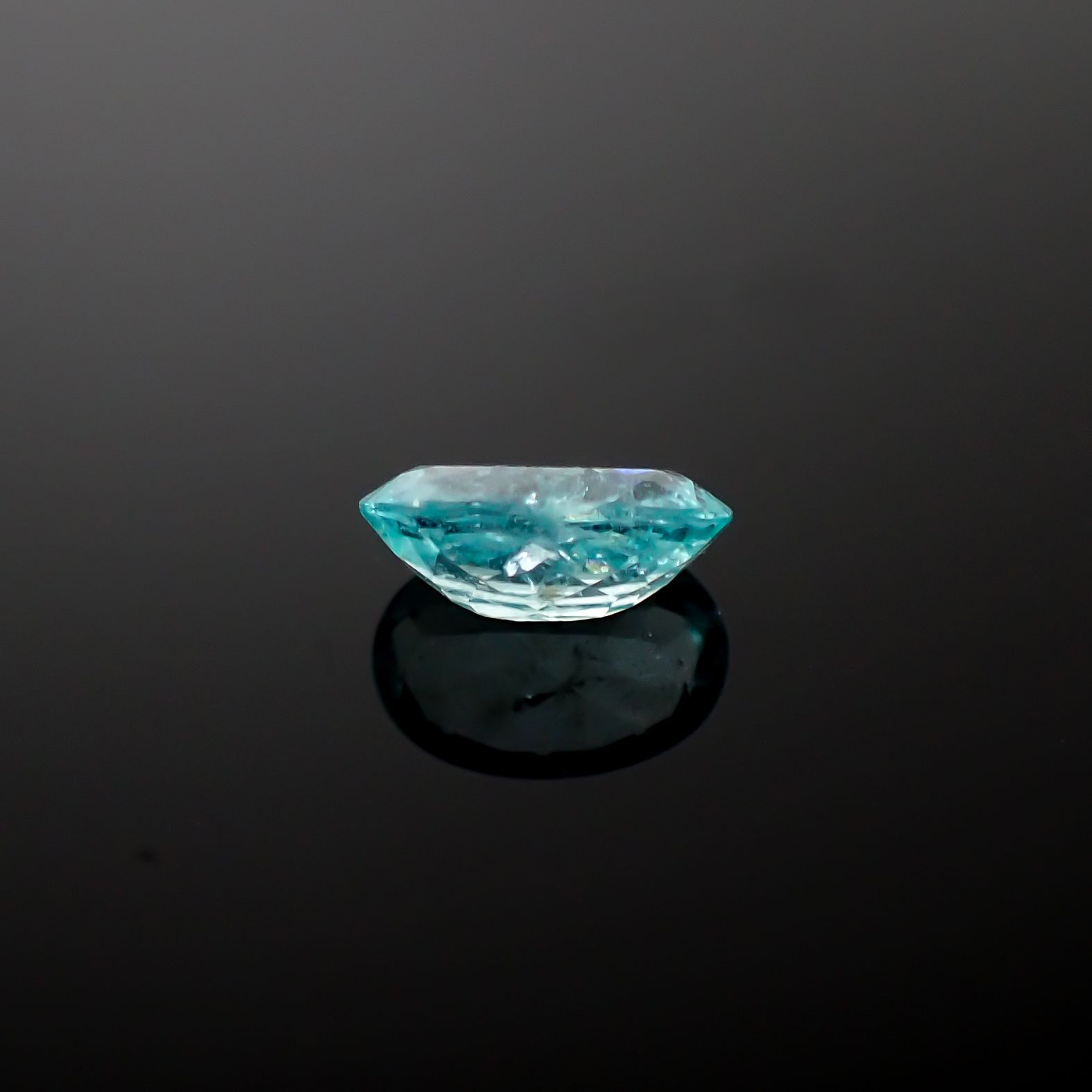 パライバトルマリン ブラジル・キントス鉱山産 0.62ct[240928722]6.8x4.8mm前後