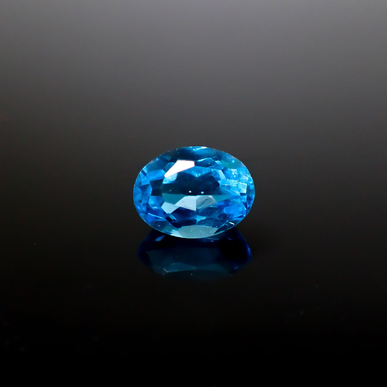 スイスブルートパーズ ブラジル産 1.92ct [241229579]8.1x6.2mm前後