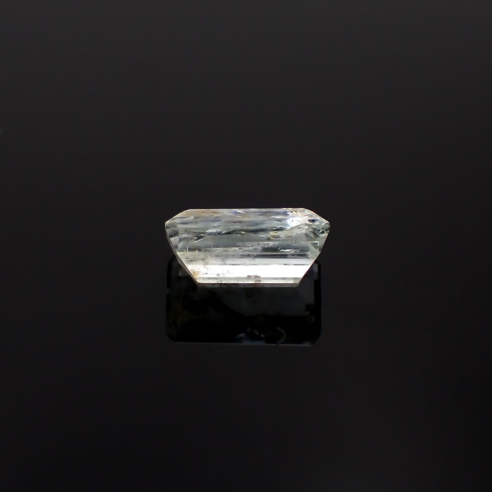 オーロラアクアマリン ブラジル産 2.65ct[231224679]10.7x6.4mm前後