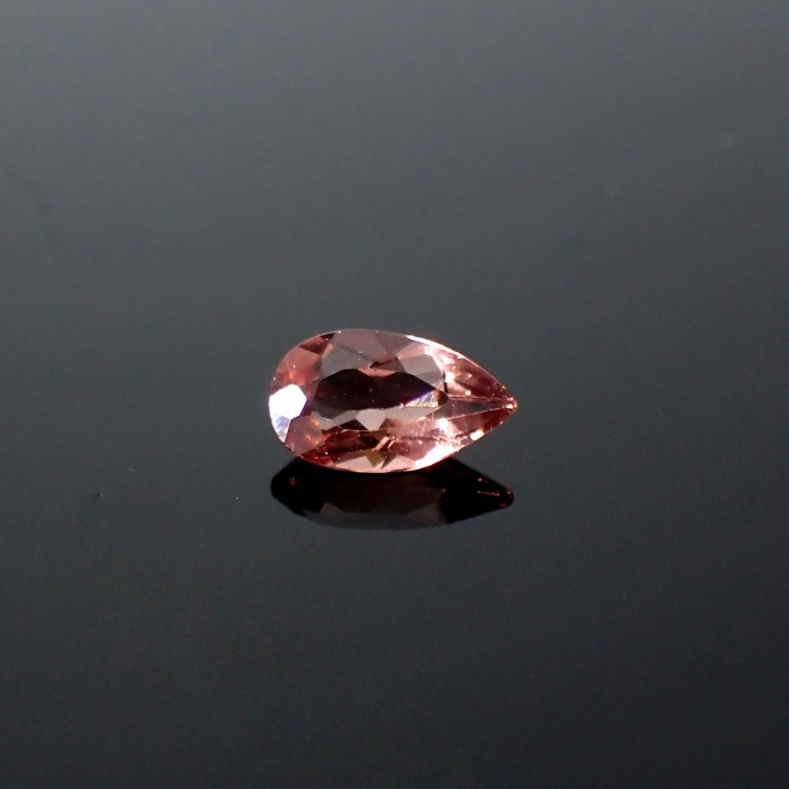 ピンクアパタイト ブラジル産 0.90ct[231224935]8.3x4.9mm前後