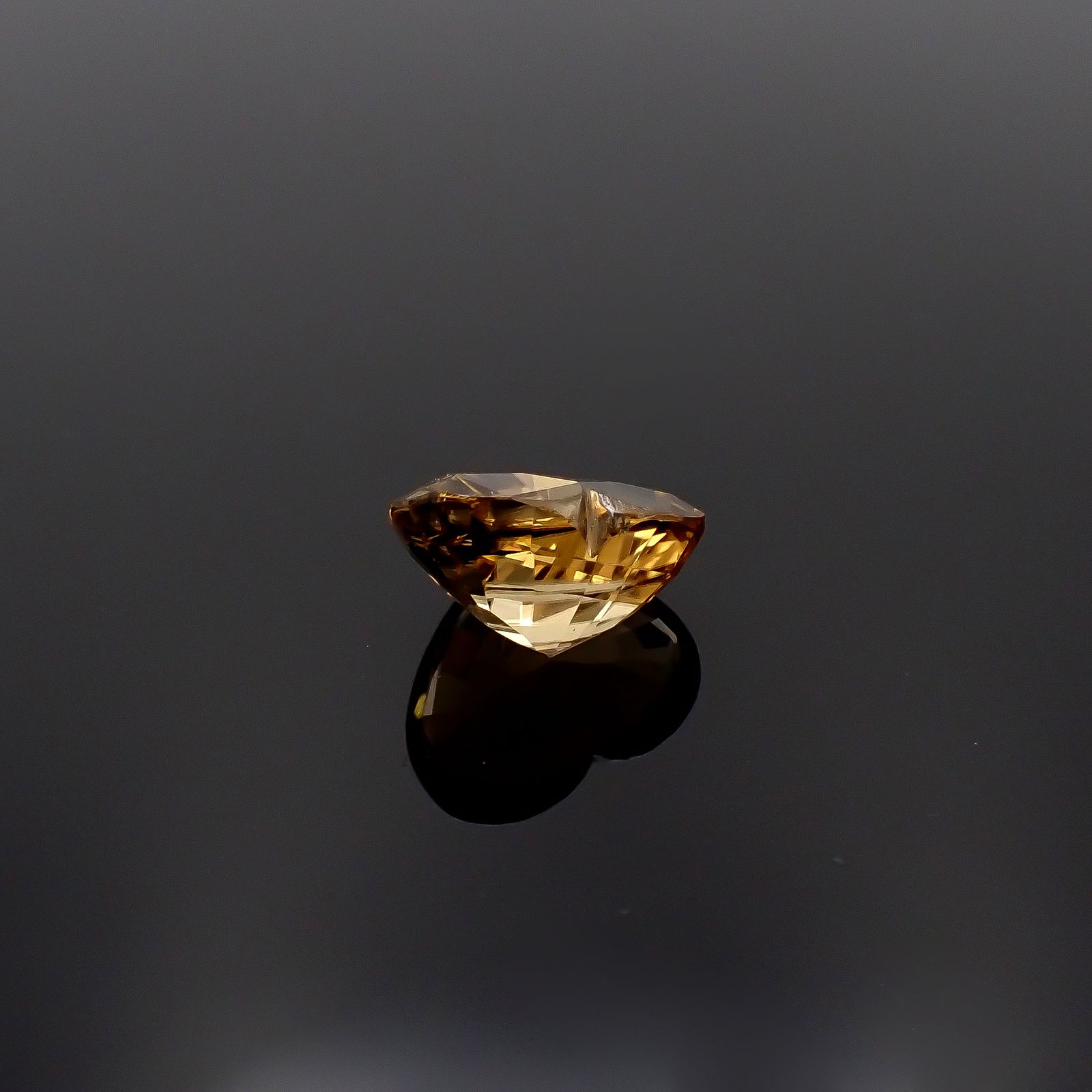 シンハライト(宝石名シンハライト)スリランカ産 6.582ct ソ付(彩珠)[240527767]10.6x13.2mm前後