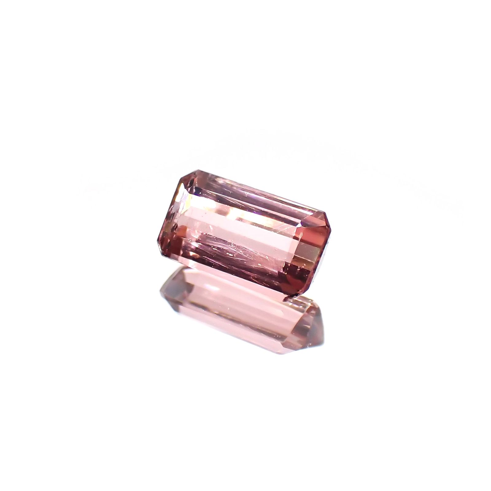 ローズピンクトルマリン(宝石名ピンク・トルマリン)ブラジル/アフリカ産 0.64ct 識別済[220114864]6.9x3.9mm前後