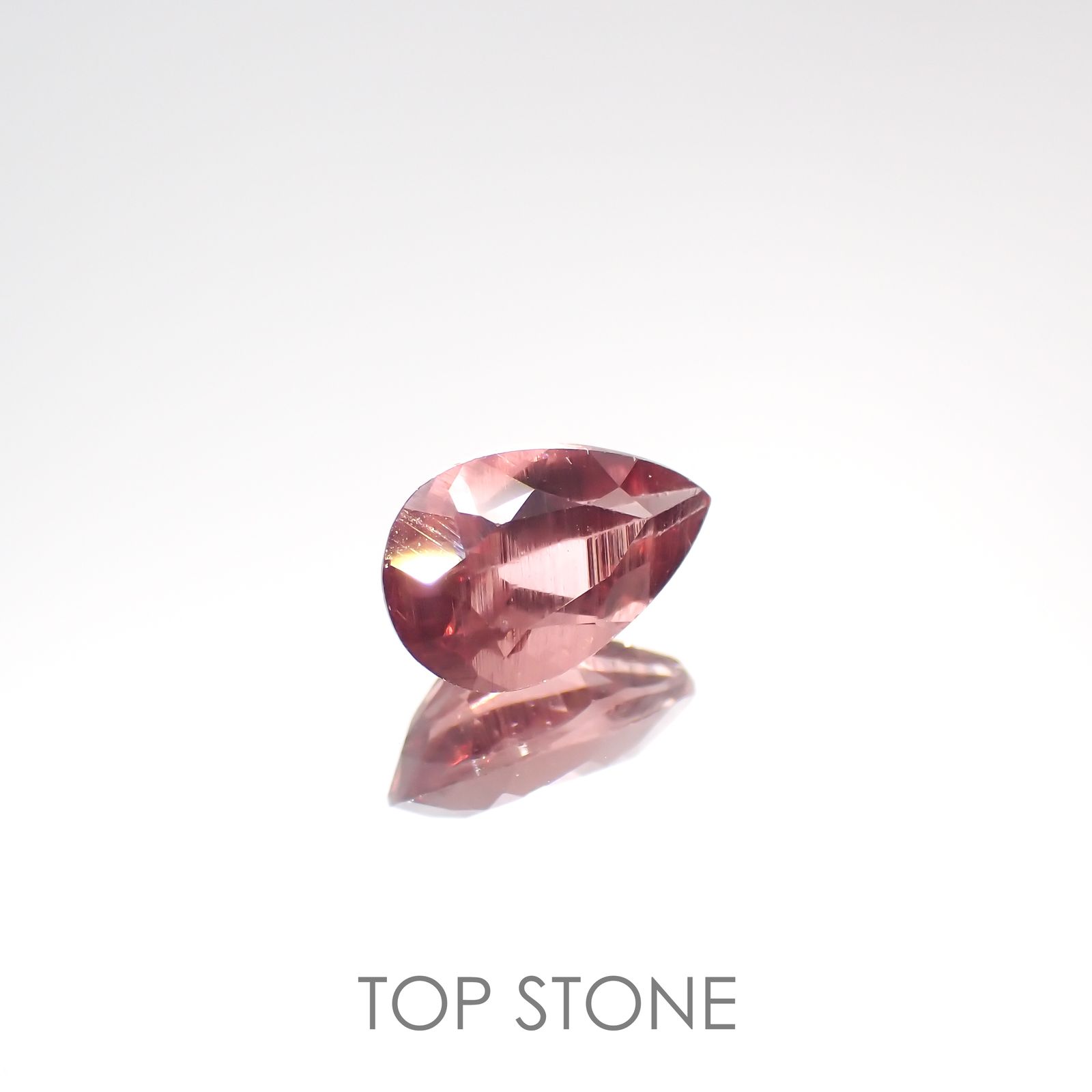 ピンクアパタイト(宝石名アパタイト) ブラジル産 1.05ct 識別済[210812463]8.2×5.3mm前後