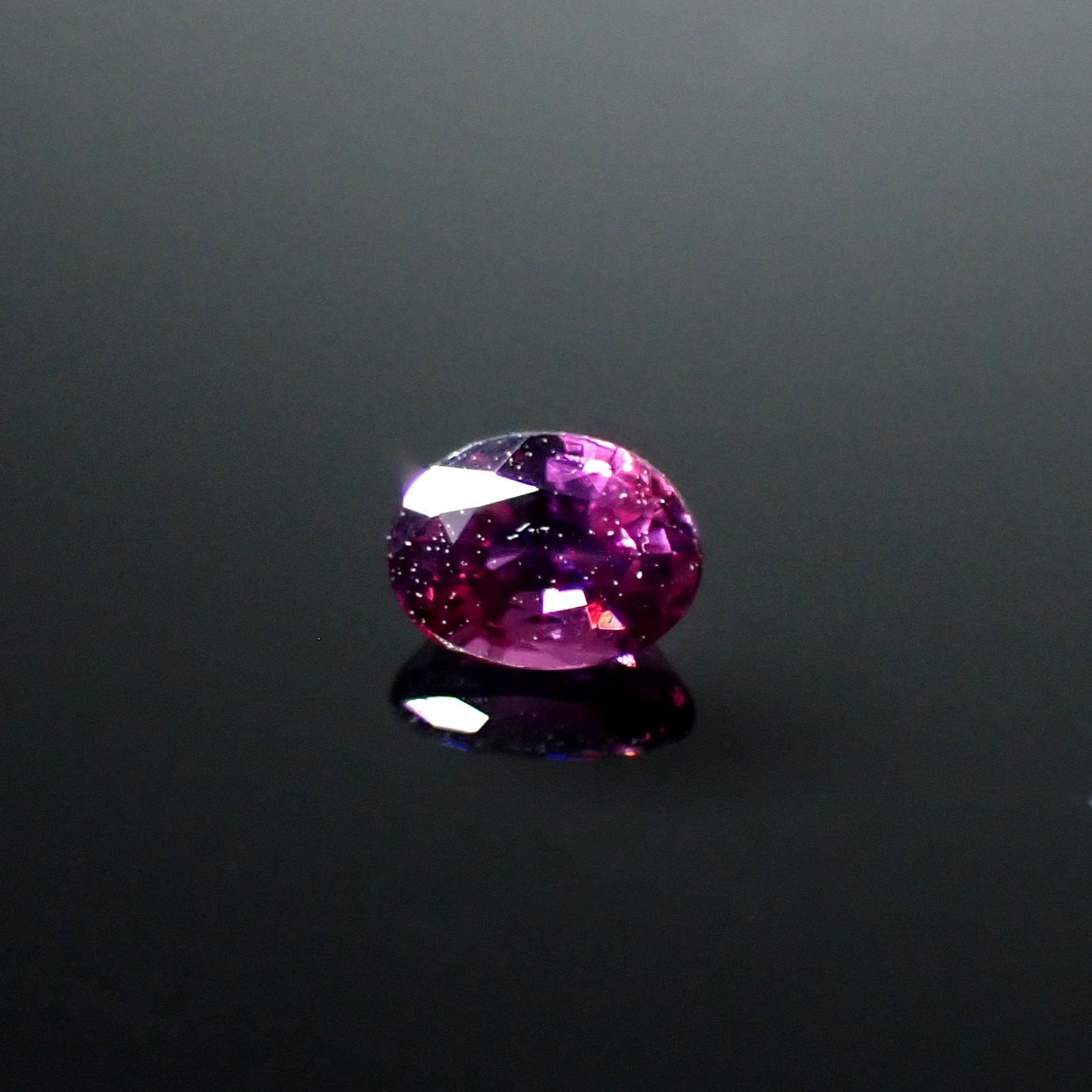ウィンザーサファイア タンザニア・ウィンザー産 0.25ct [250730829]4.1x3.1mm前後