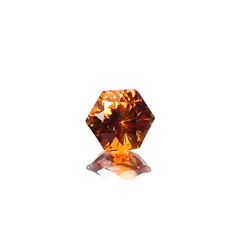 ◇ヘキサゴンカット◇ヘソナイトガーネット(宝石名ヘソナイト・ガーネット)スリランカ産 0.75ct 識別済[241129444]5x5mm前後