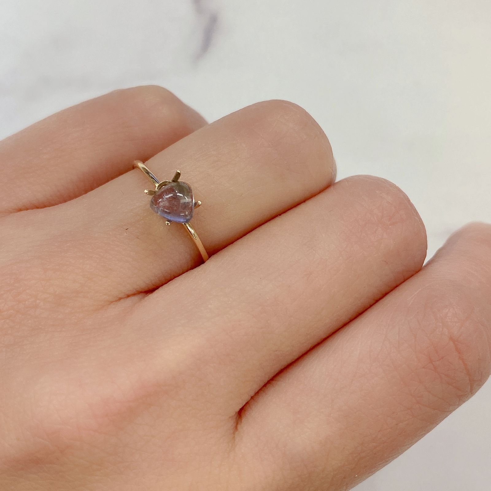 フローライト フルオレッセンス(宝石名フルオライト)イギリス・ロジャリー鉱山産 0.69ct 識別済[211113767]5.5x5.6mm前後