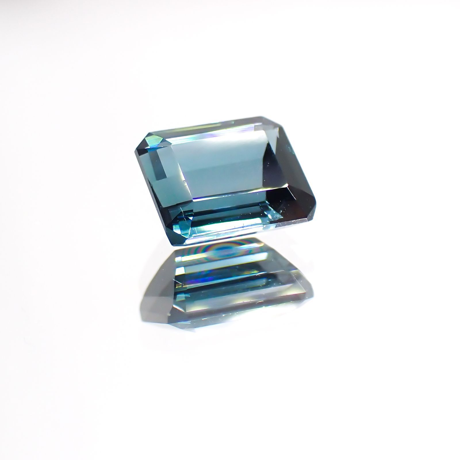 ブルートルマリン(宝石名ブルー・トルマリン) ナイジェリア/ブラジル産 1.567ct ソ付(彩珠)[211013588]7.2×6.3mm前後