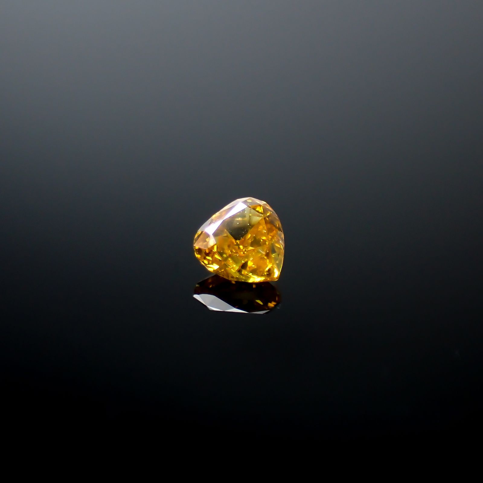 イエローダイヤモンド I-1/FANCY DEEP ORANGE YELLOW(宝石名ダイアモンド) 0.089ct  ソ付[240125392]2.74x2.69mm前後 | TOP STONE(トップストーン)