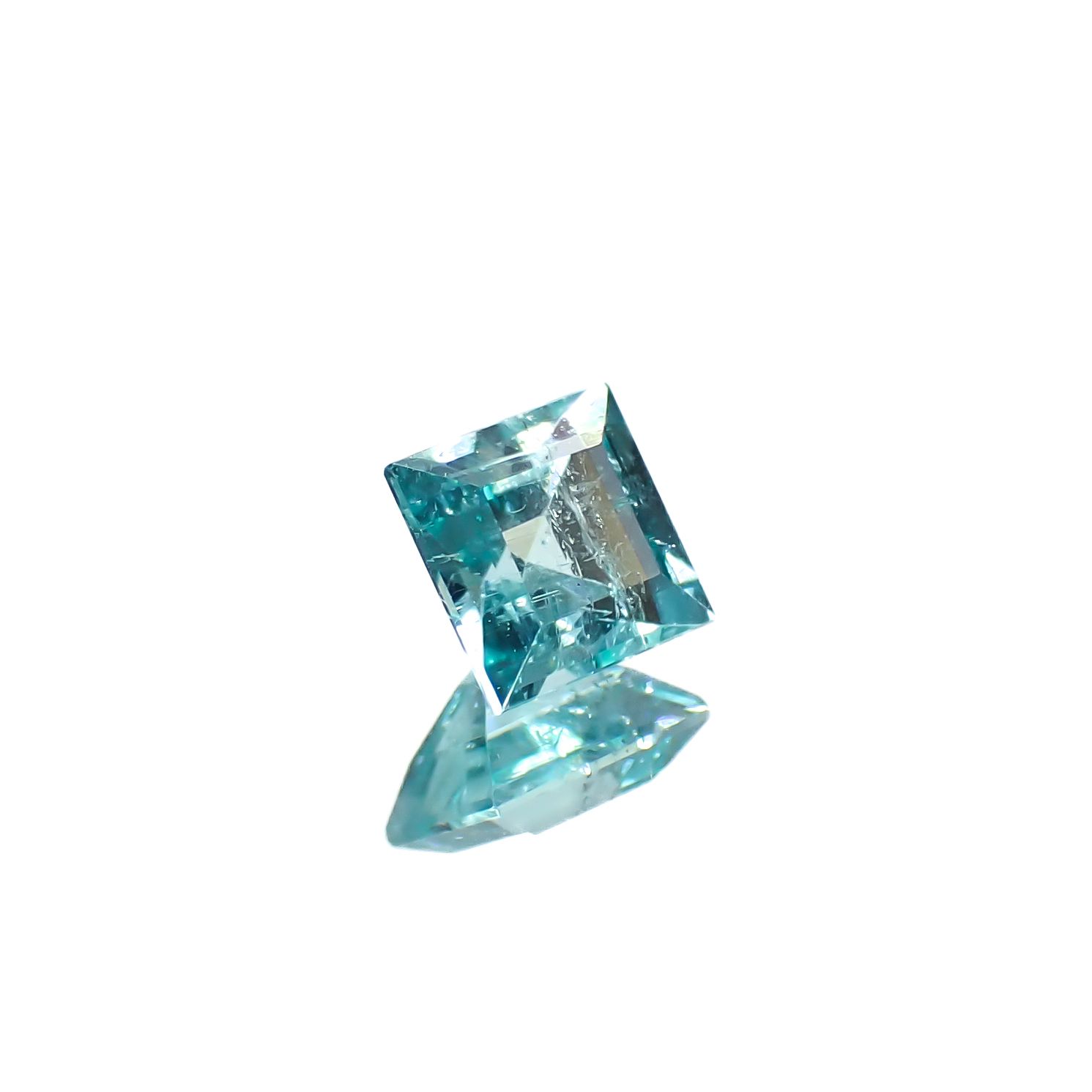 パライバトルマリン ブラジル・キントス鉱山産 0.35ct[240928723]4x3.9mm前後