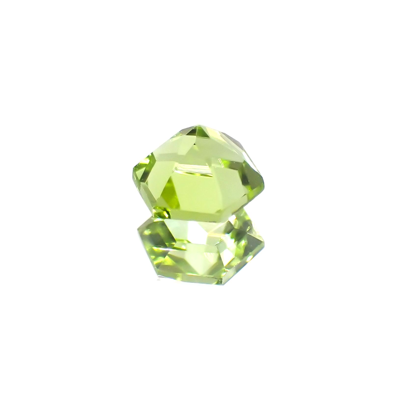 ◇ヘキサゴンカット◇ペリドット(宝石名ペリドット) パキスタン産 0.62ct 識別済[250813097]4.9×4.8mm前後