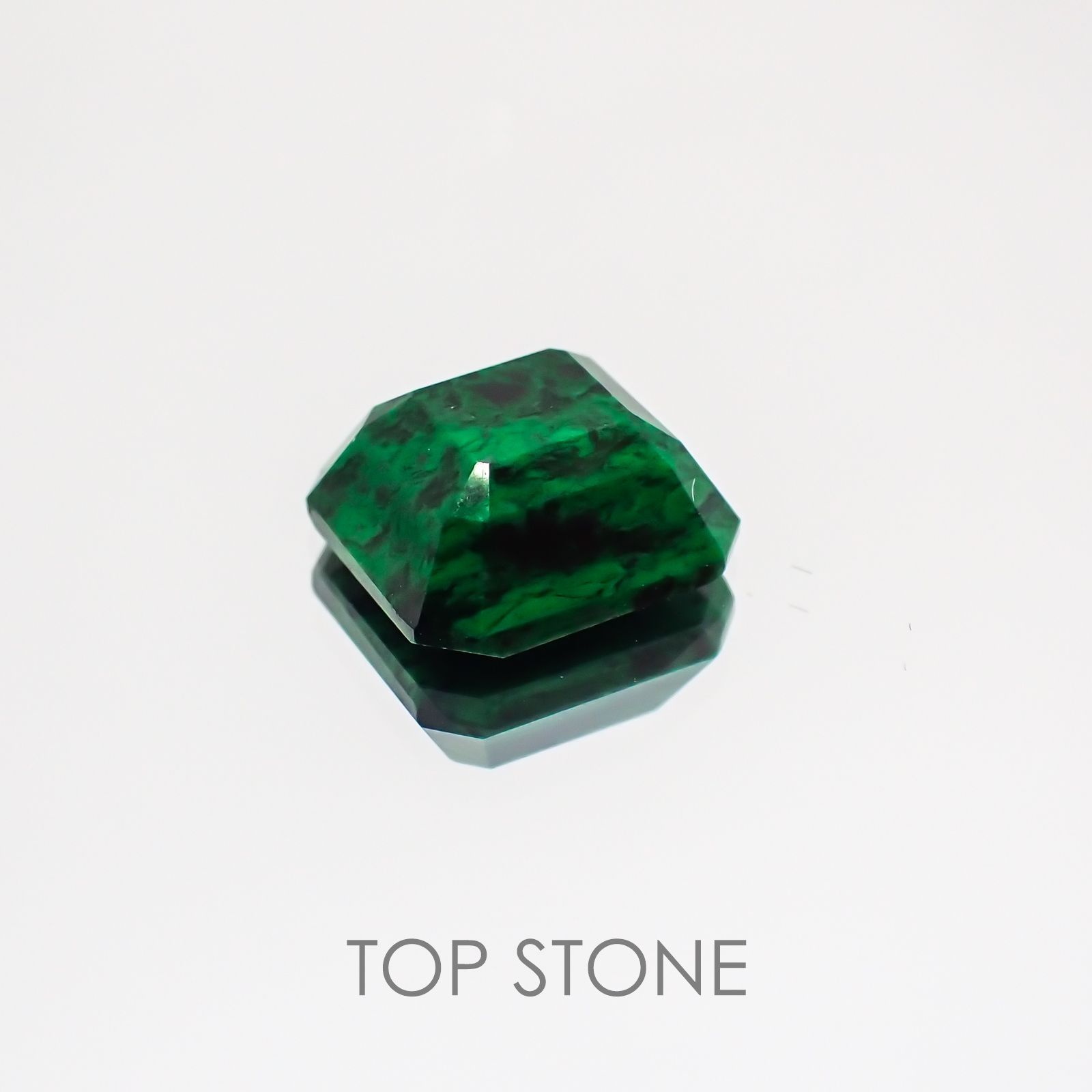 モーシッシ(宝石名マウシットシット) ビルマ産 1.92ct 識別済[20128748]7.2×7.7mm前後