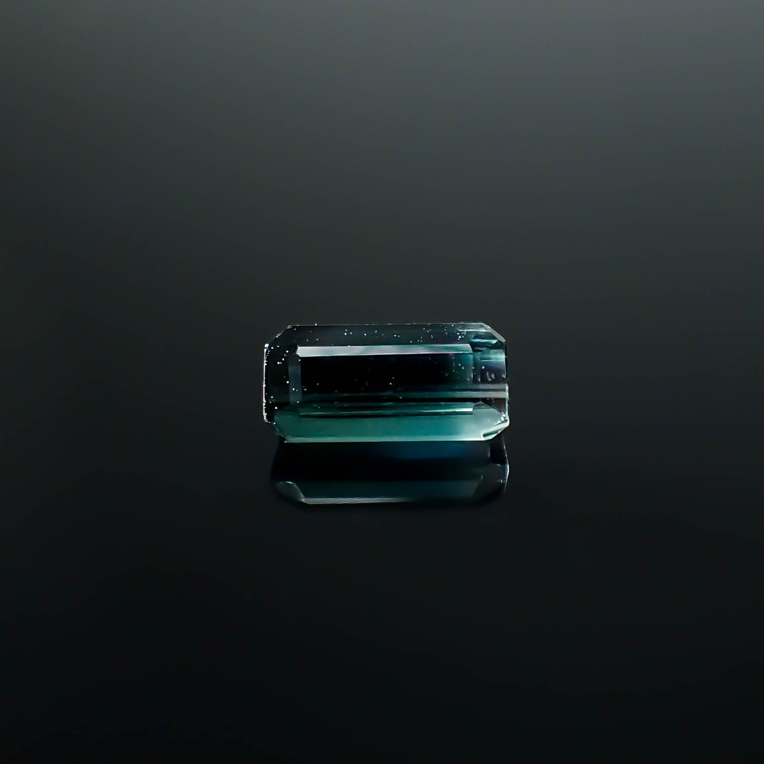 バイカラートルマリン アフガニスタン産 0.78ct [250730928]7.1x3.4mm前後